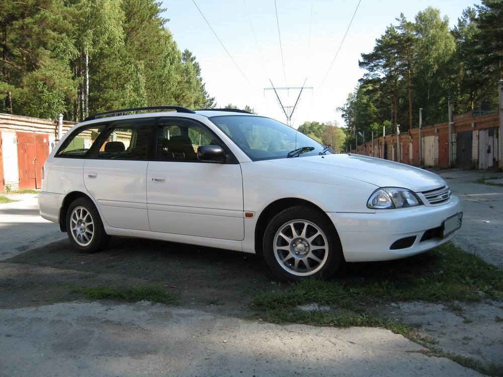    Toyota Caldina 18 2001 