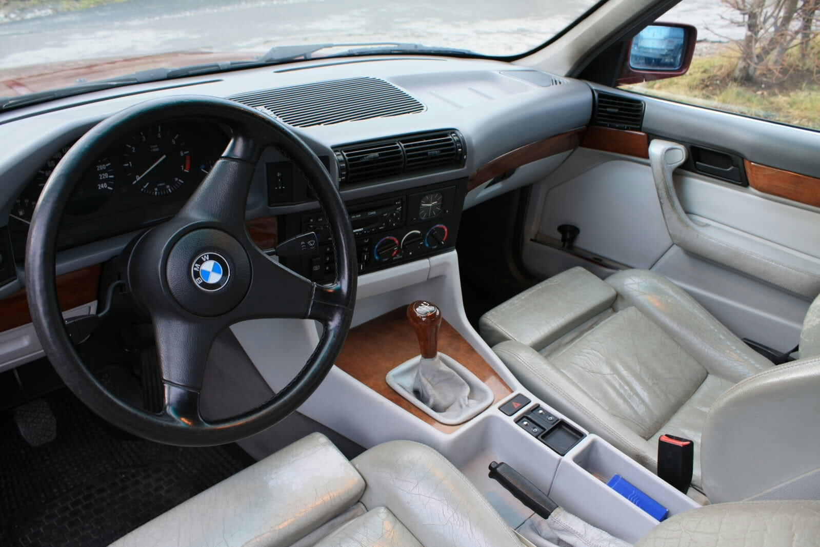BMW e34 салон