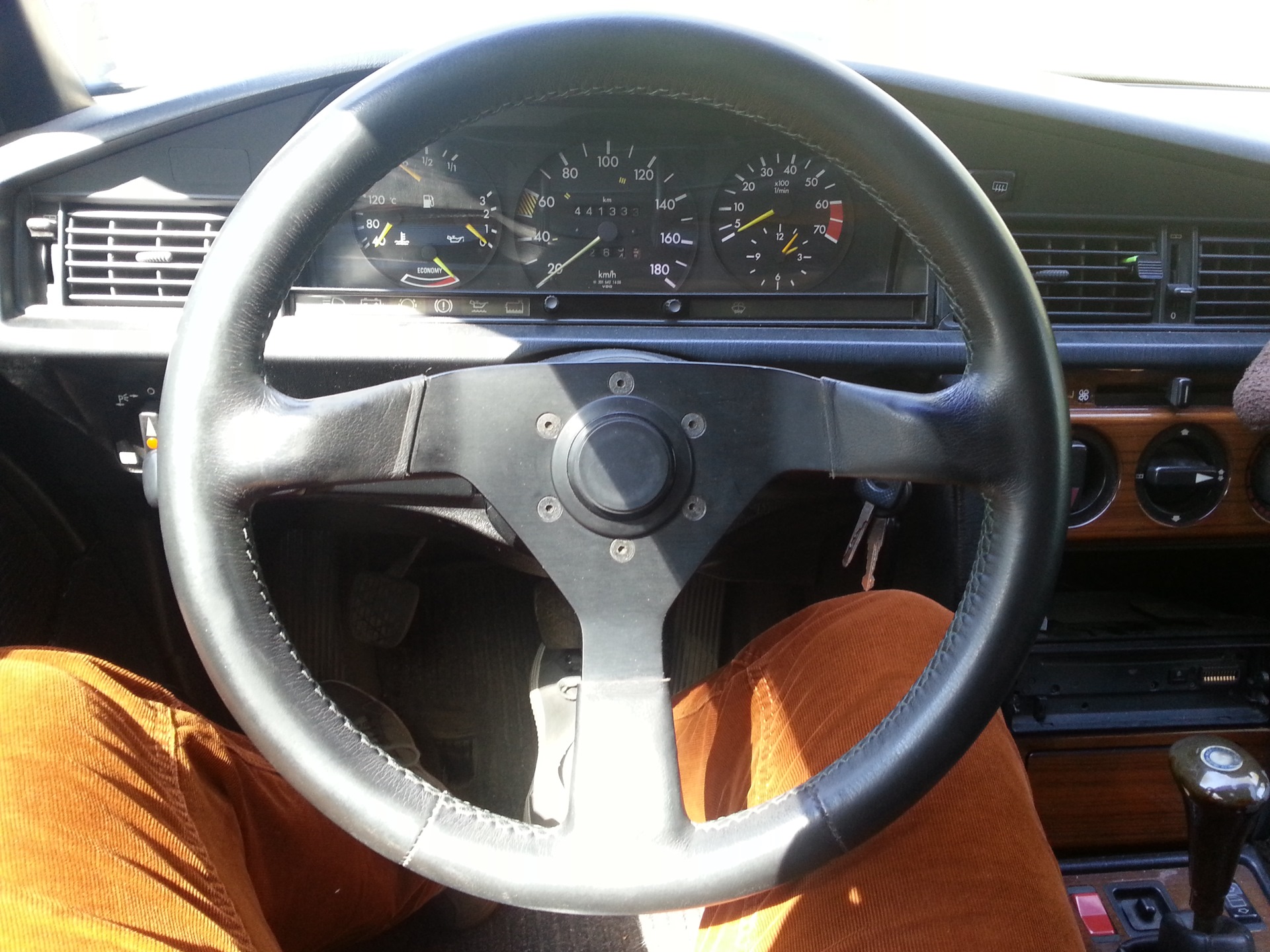 Кнопка клаксона — Mercedes-Benz 190 (W201), 2 л, 1987 года | аксессуары ...