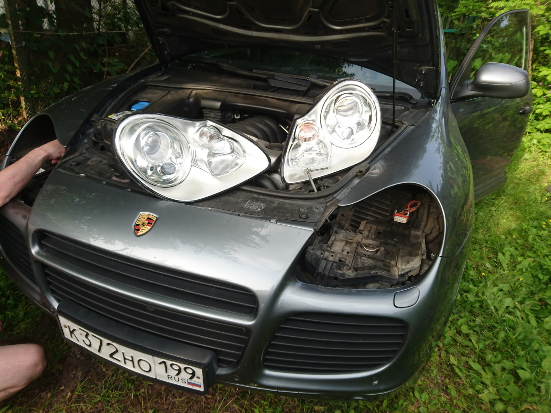 лампа ближнего света porsche cayenne 2004-