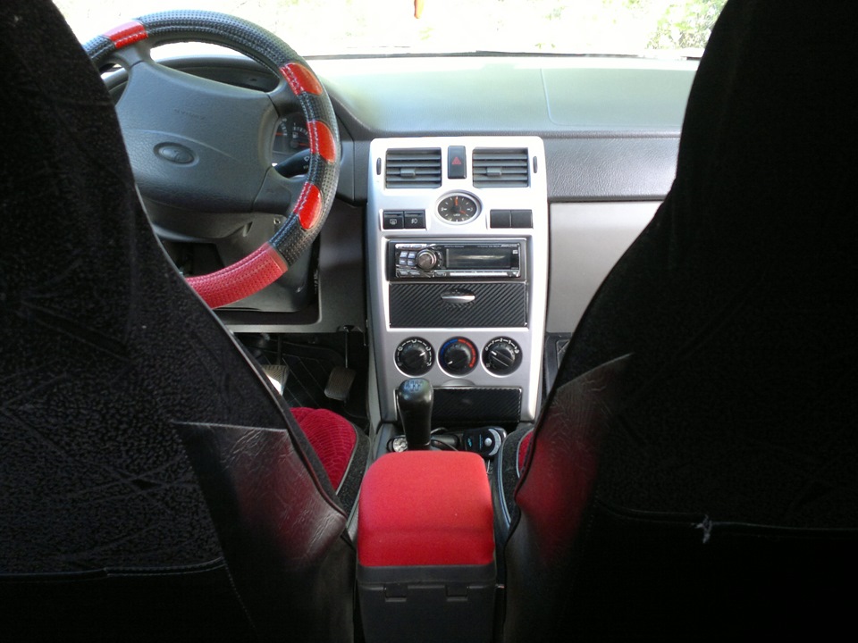 Центральная консоль — Lada Приора хэтчбек, 1,6 л, 2008 года | другое ...