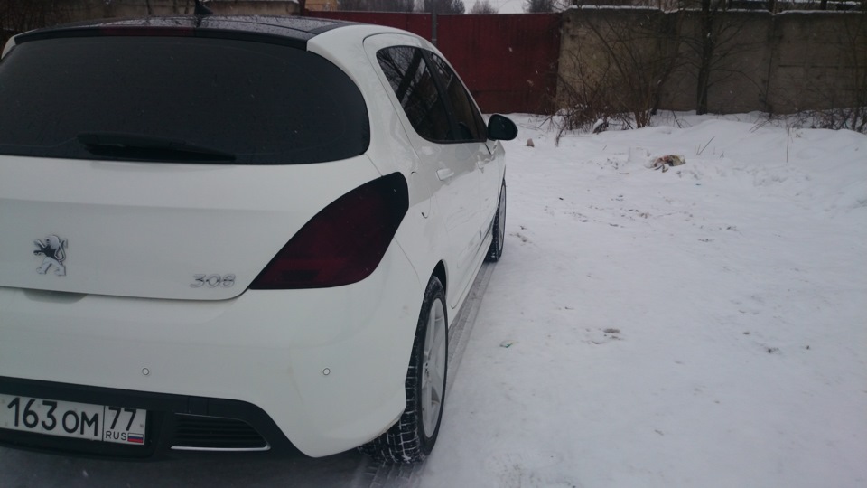 течь масла — Peugeot 308 (1G), 1,6 л, 2008 года | поломка | DRIVE2