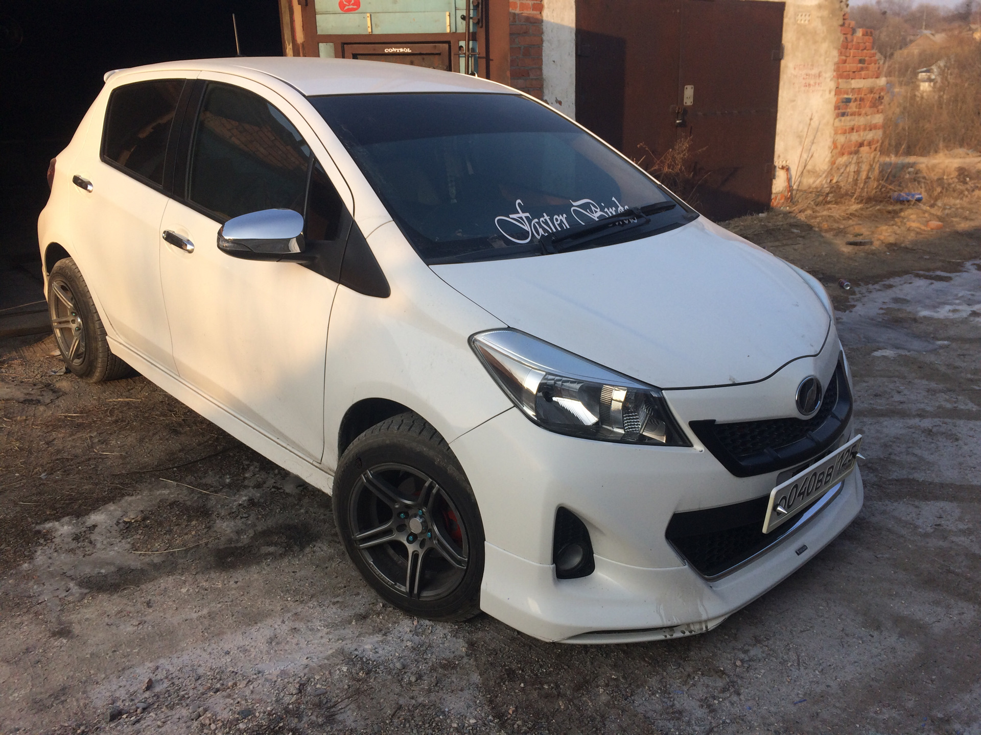 Vitz RS 2015