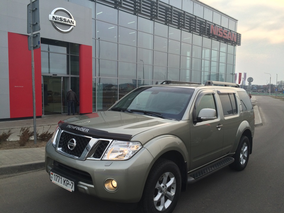 nissan pathfinder 2011