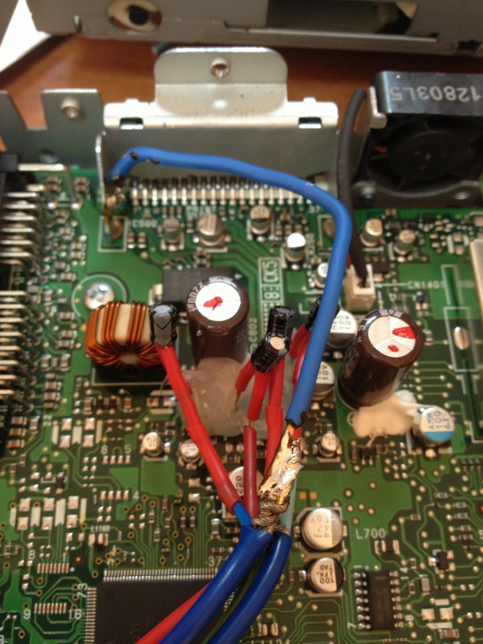 Аудио линейный выход. Аудио разъемы line-out, mic-in. Аудио линейный выход. Аудио линейный выход. Аудио линейный выход.