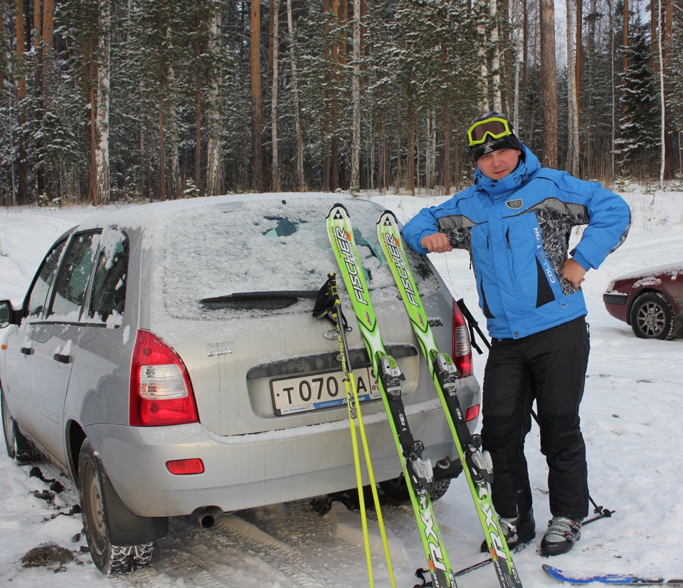 Горные лыжи. — Lada Калина универсал, 1,6 л, 2011 года | фотография | DRIVE2