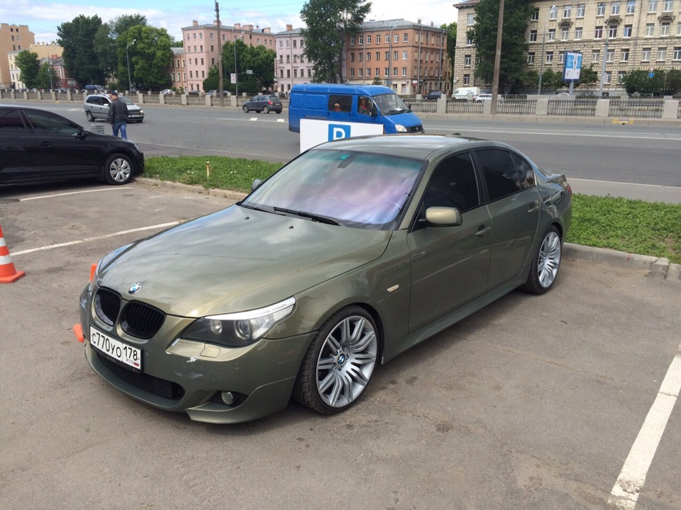 BMW e60 зелёный матовый