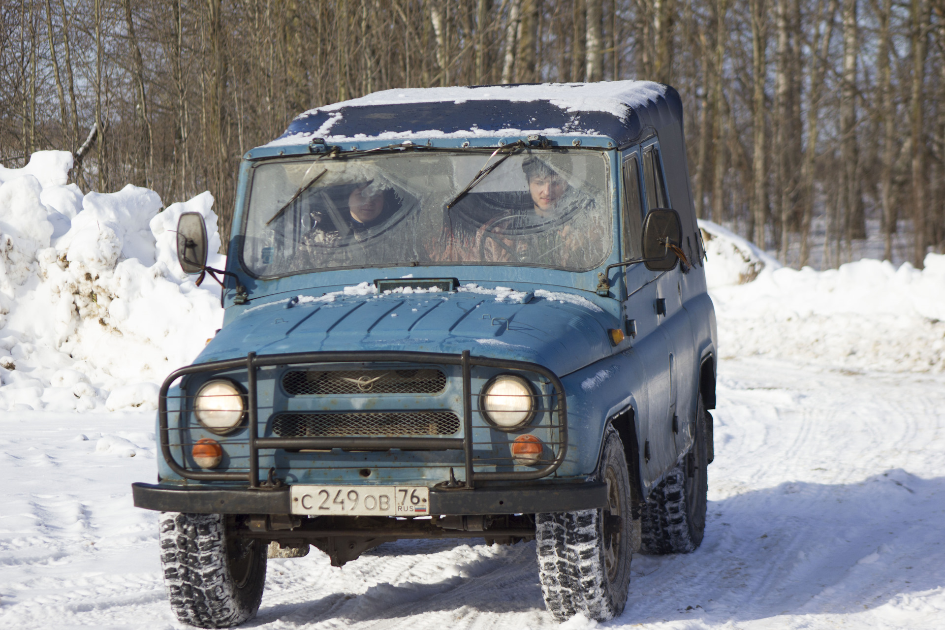 Купить уаз в ярославской. УАЗ 469 зима. УАЗ 469 зимний. УАЗ 469 зимой. УАЗ 249.