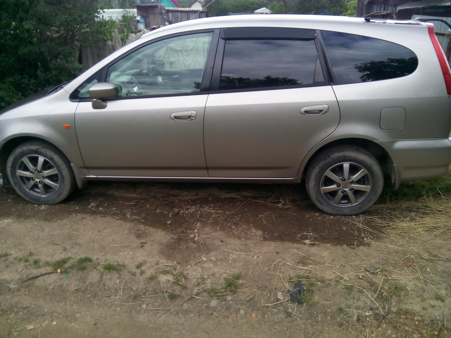 ветровики на honda stream ветровики на honda stream