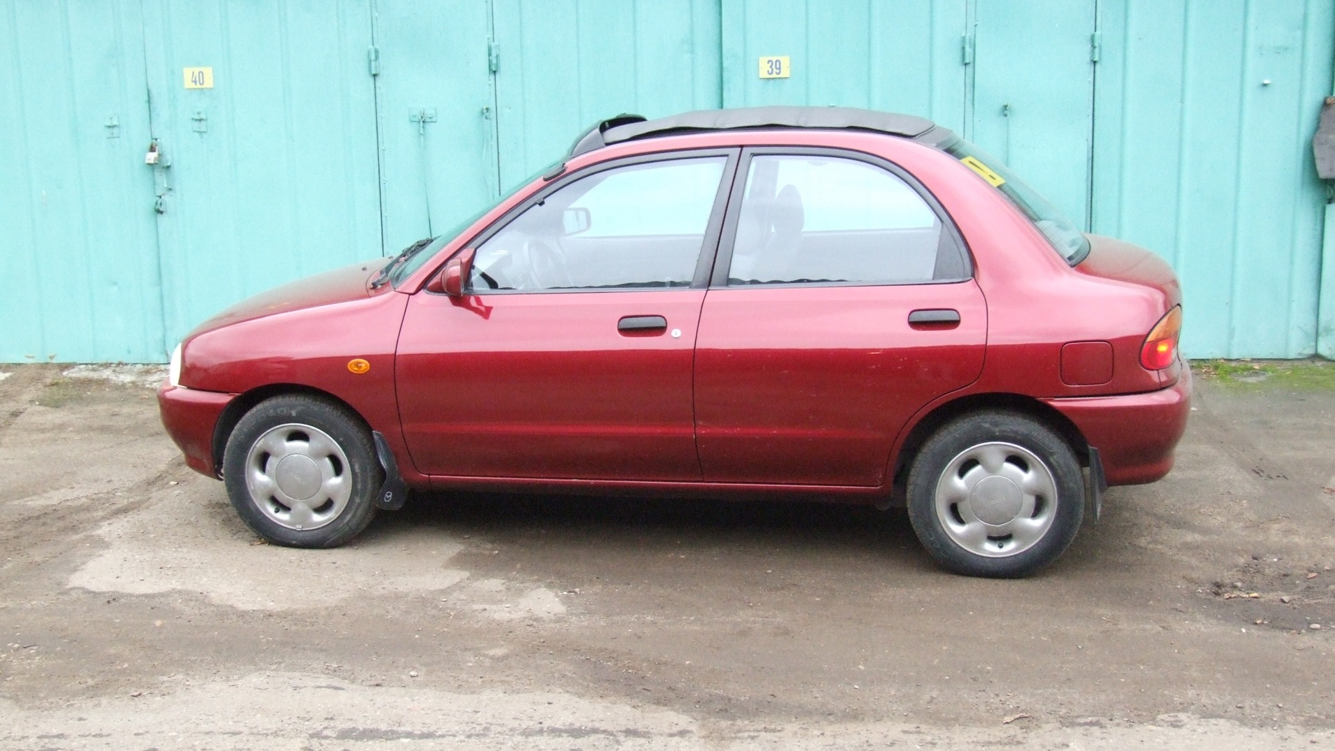 Mazda 121 III 1.3 бензиновый 1992 | Teddy bear на DRIVE2