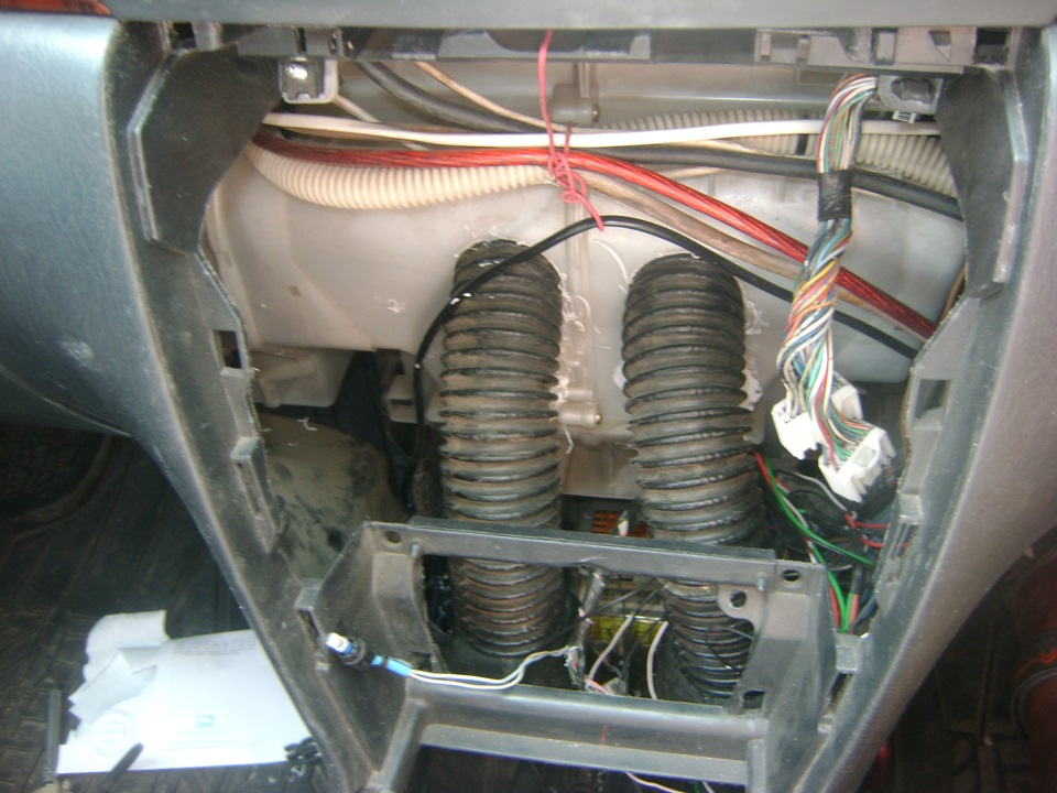 Тойота королла 120 кузов левый руль. Заслонка тепло холод королла 120 кузов. Переключатель печки тойота королла 150. Переключатель потока воздуха печки тойота. Королла не дует.