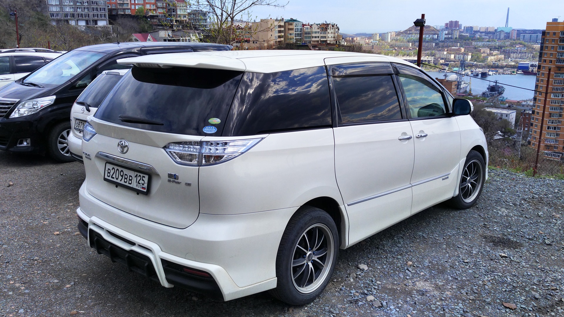 Toyota Estima 3 гибрид