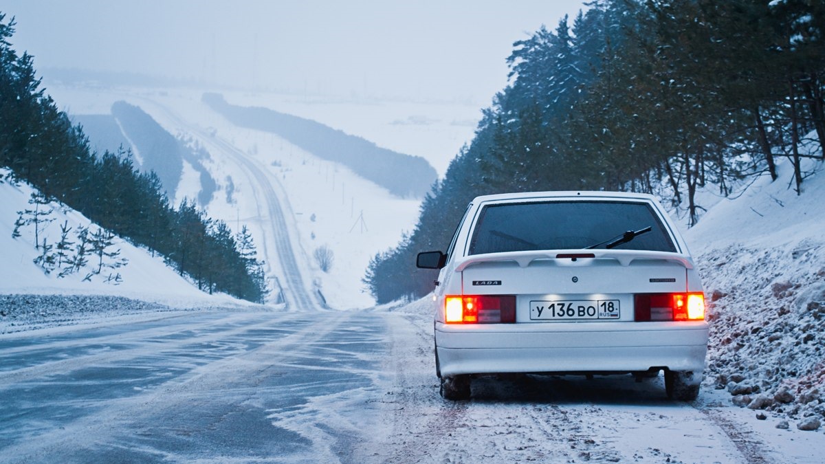 Суета на м 5 игра. ВАЗ 2114 белая зима. ВАЗ 2114 опер зимой. ВАЗ 2114 белая зимой.