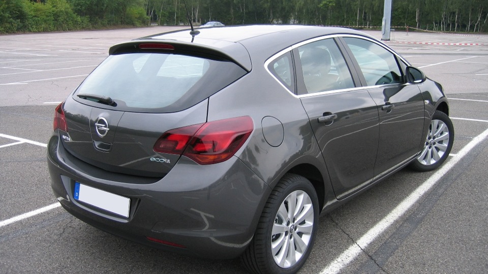 Opel Astra j 2010 1 6