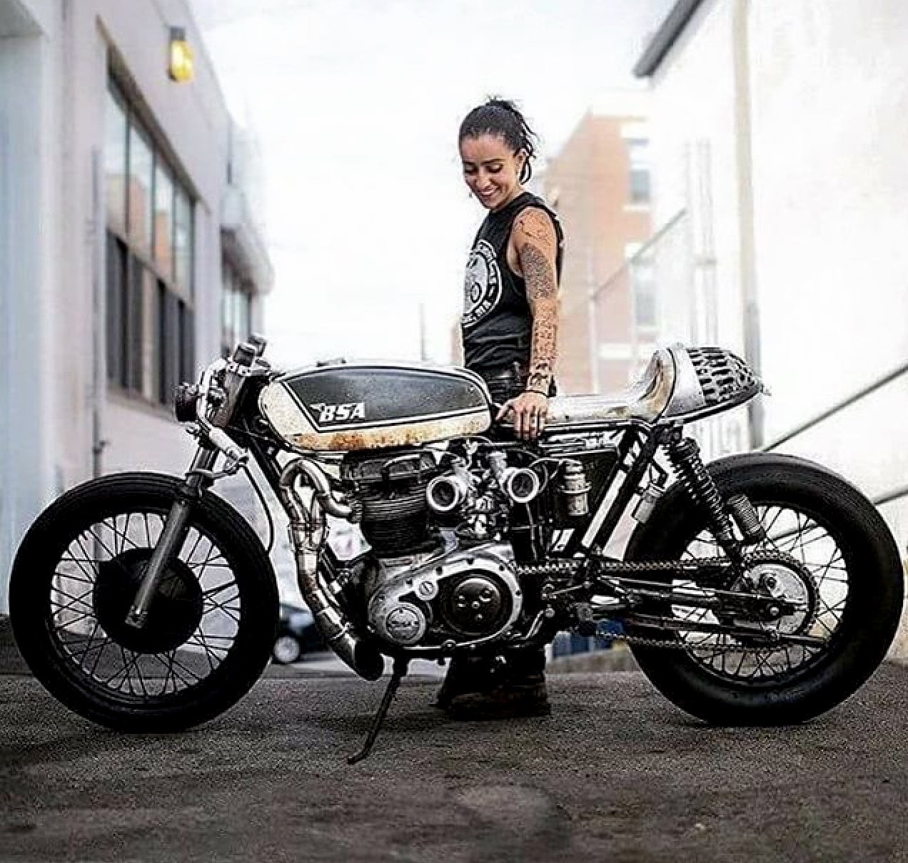 Custom styles. Японский кастом мотоцикл. Харлей дэвидсон тандербайк. Honda cbr600f стрит файтер. Yamaha 750 cafe racer street fighter.