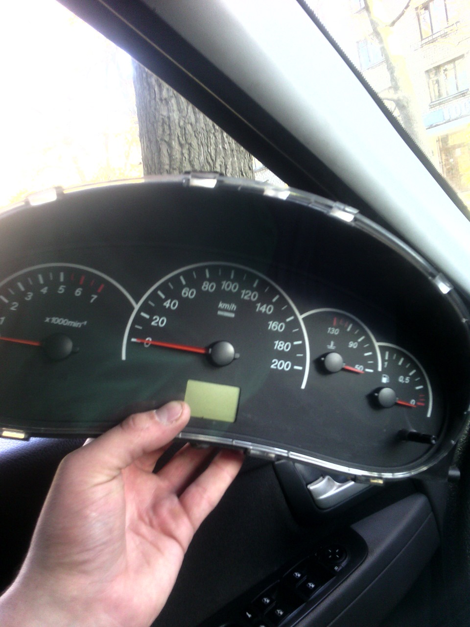 Замена лампочек подсветки приборной панели. Есть вопрос. — Lada Приора ...