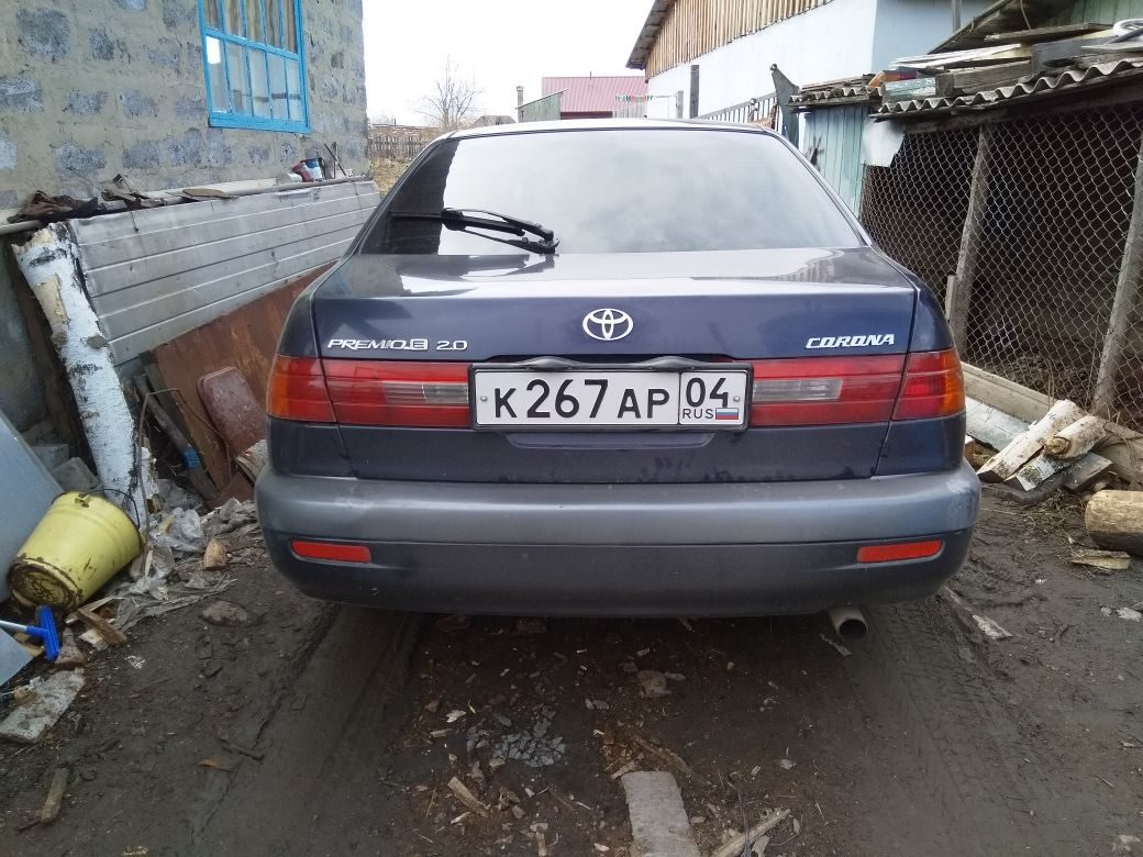 Toyota Corona значок