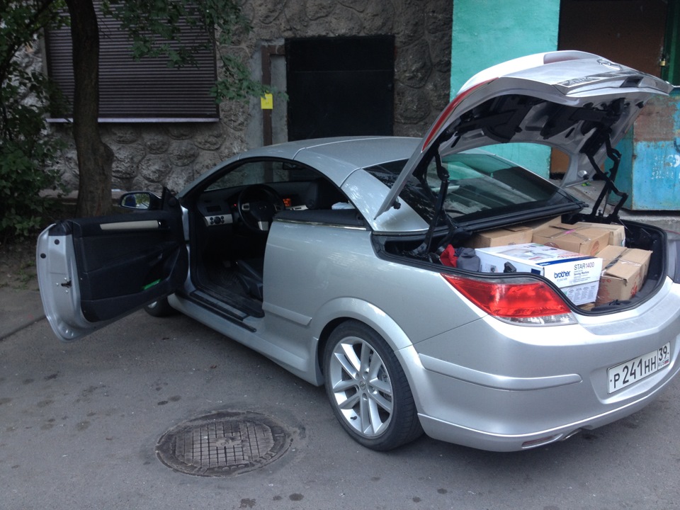 Разборы opel. Багажник Opel Astra h TWINTOP. Astra TWINTOP 1,8 багажник.