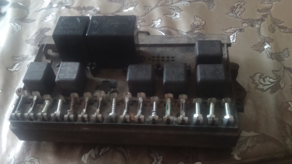 Колхозим блок предохранителей :) — Москвич Святогор, 1,6 л, 1999 года ...