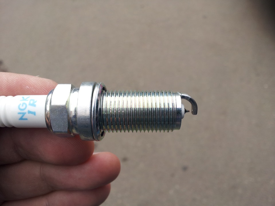 Замена свечей, пробки бачка омывайки, дворников и лямбды. — Peugeot 307 ...