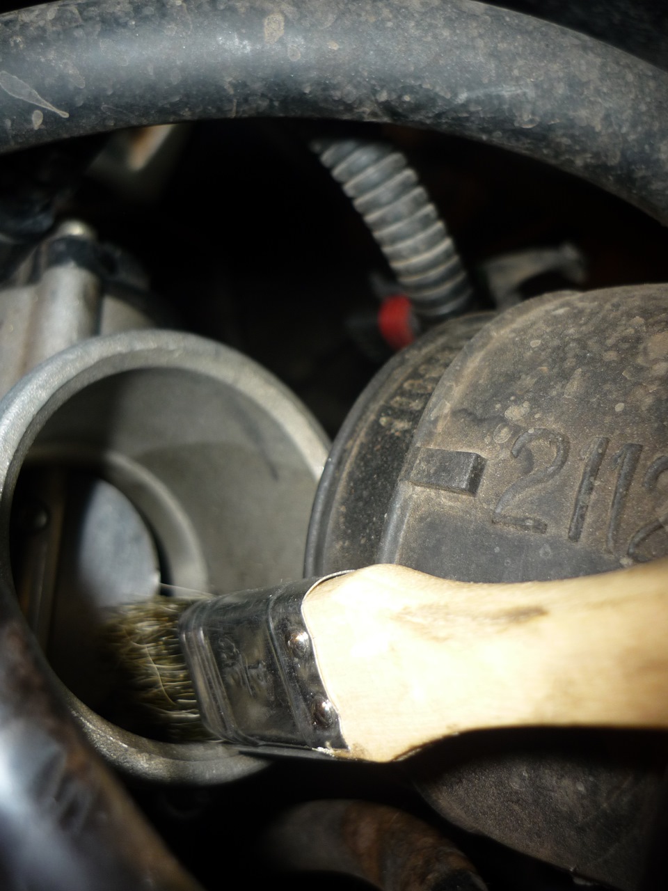 Свечи Денсо ТТ и промывка дроссельного узла — Lada Приора седан, 1,6 л ...