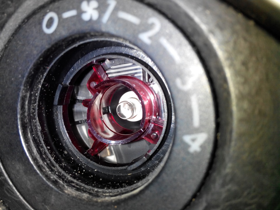 Замена лампочки печки — Volkswagen Golf Mk4, 1,9 л, 1998 года | своими ...