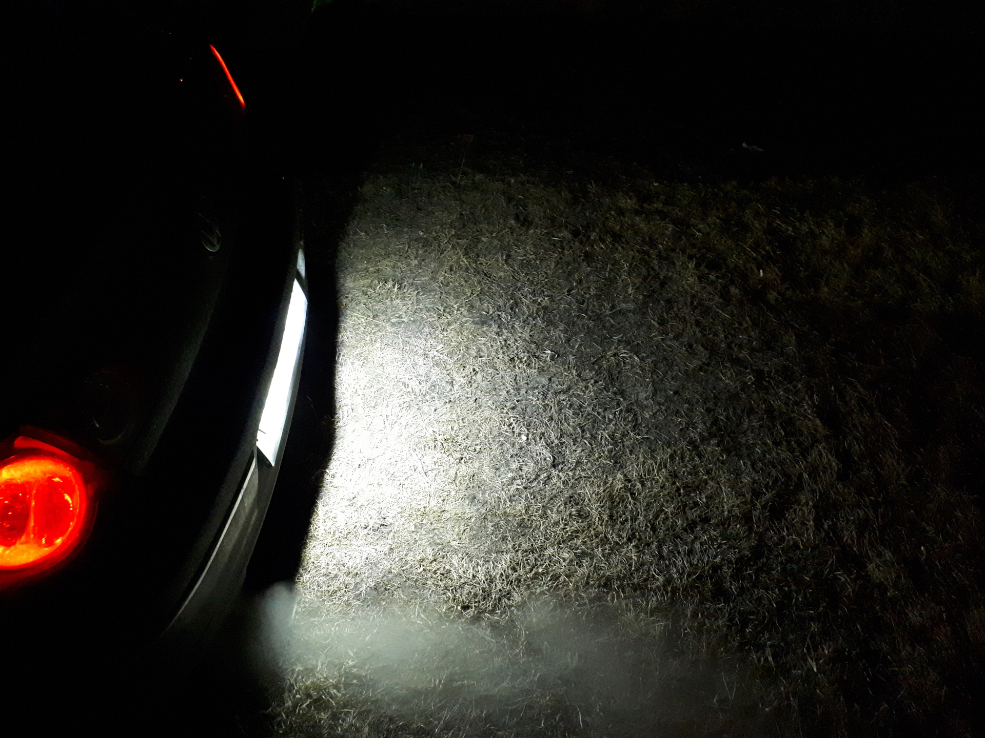 подсветка номера задний ход