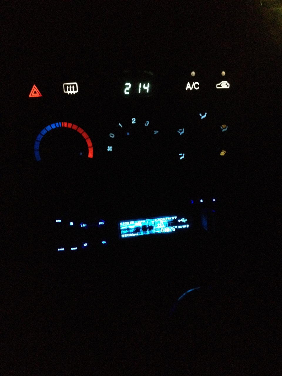 Свет приборной панели+подсветка кнопок — KIA Sportage (1G), 2 л, 2005 ...