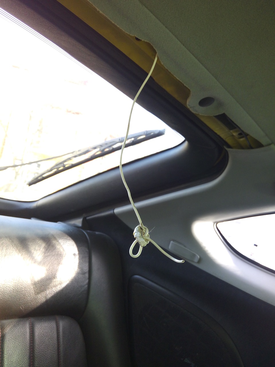 Не вставляется ключ в замок багажника(((. Но парковаться легче ...