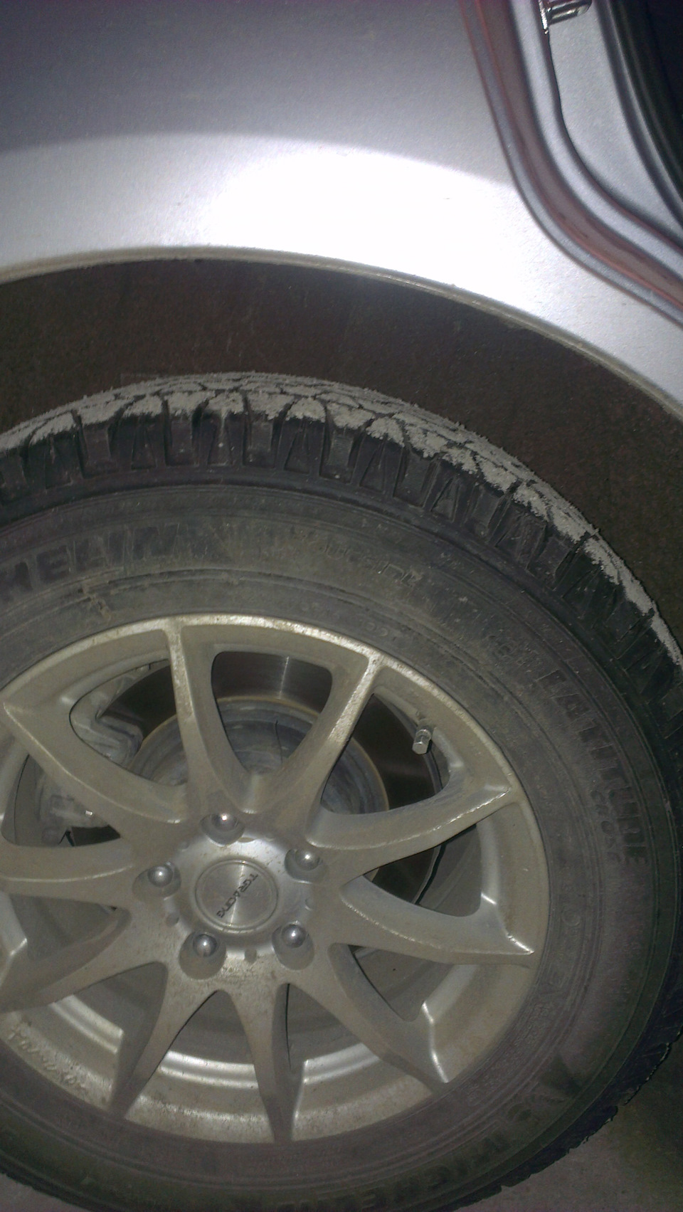 Замена задних просевших пружин — Mitsubishi Outlander XL, 2,4 л, 2006 ...