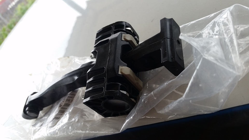 Замена ограничителя двери водителя — Opel Astra H GTC, 1,8 л, 2007 года ...