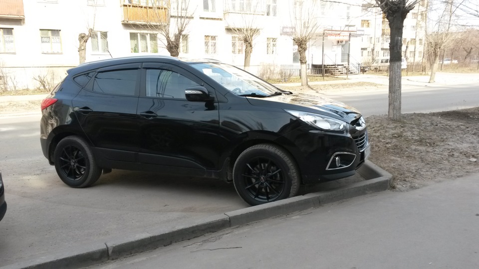 Прикупил диски ALCASTA R17, черные. — Hyundai ix35, 2 л, 2013 года ...
