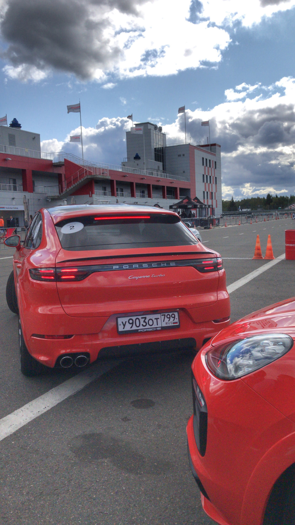 Тест-драйв нового 911 в версии 992 на Moscow Raceway — DRIVE2