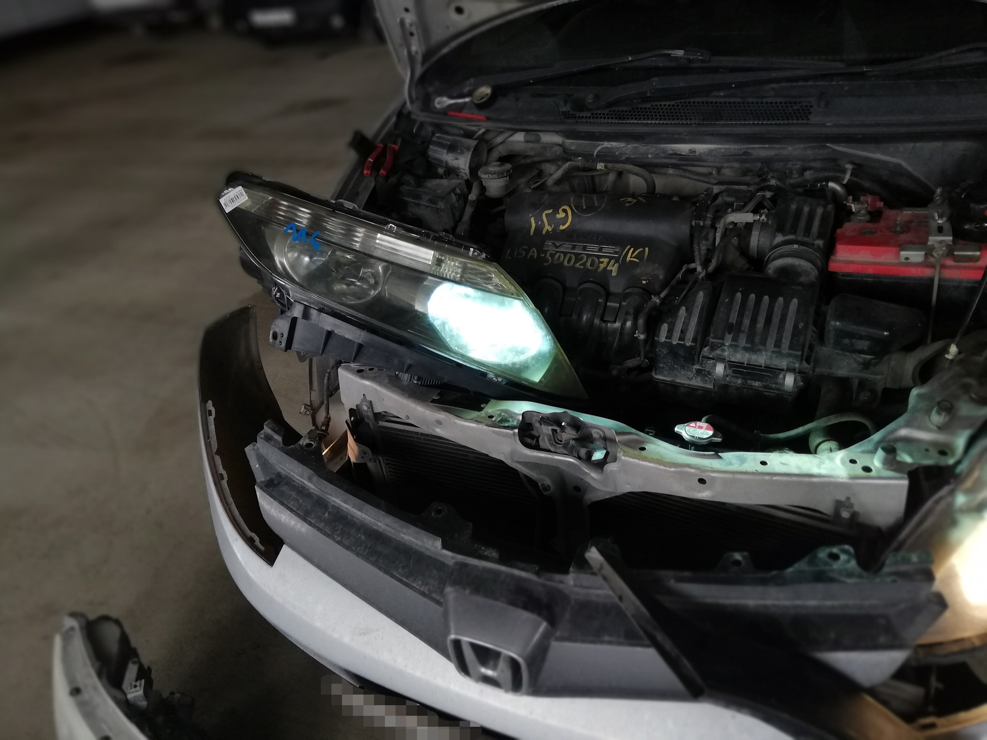 Airway honda. Honda Airwave led Ближний свет. Honda Insight Xenon. Ксенон на Хонда аирвейв. Фары Хонда аирвейв.