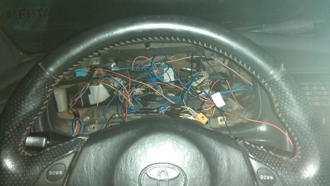 Тахометр денсо. Обд 2 провод тахометр. Схема подключения тахометра на дизельном двигателе. Как подключить тахометр тойота. Toyota caldina st210 провод на тахометр.