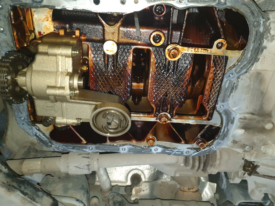 состояние снизу за почти 30000 км пробега не изменилось — Hyundai Sonata V (NF)