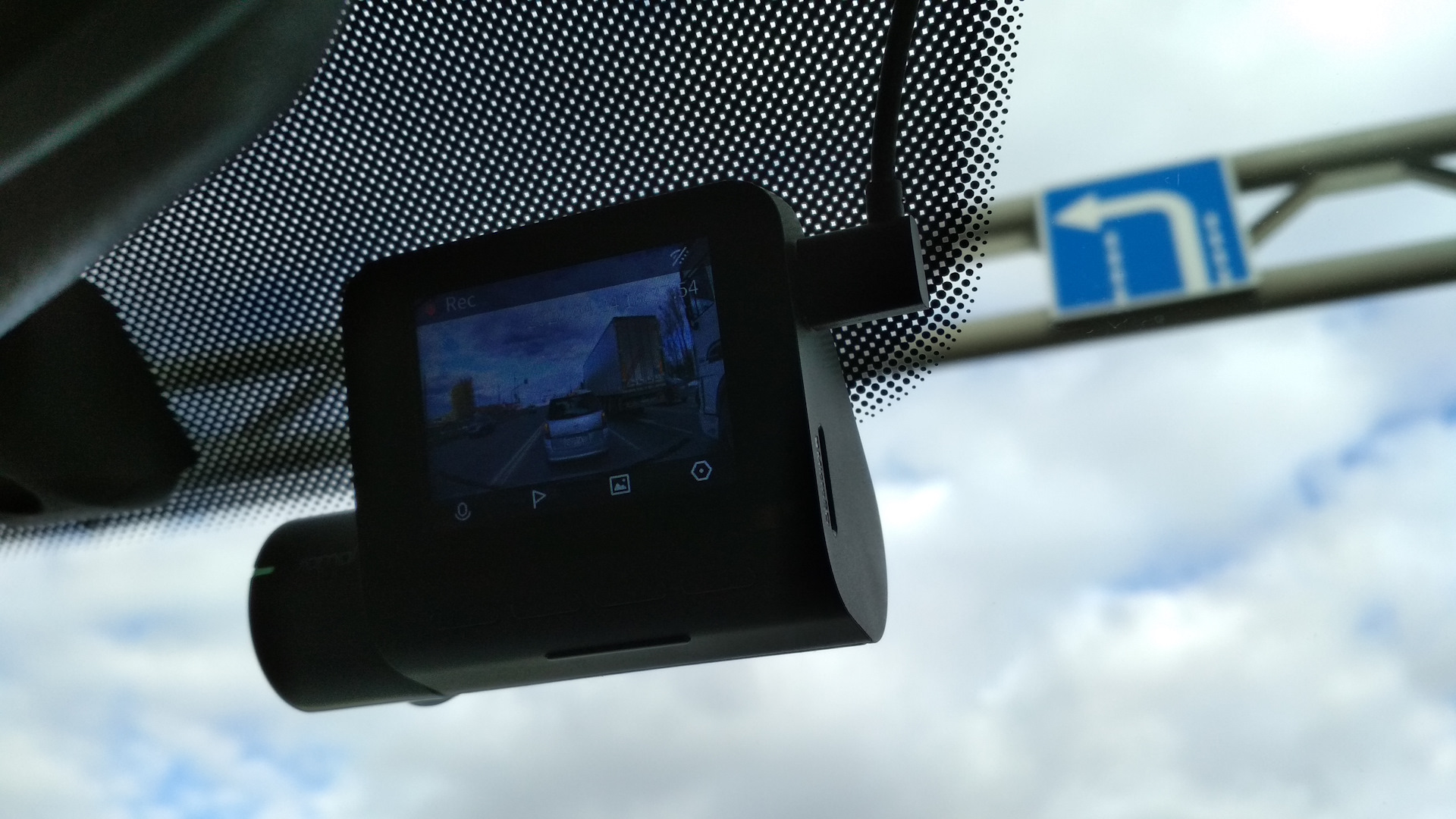 Smart dash cam