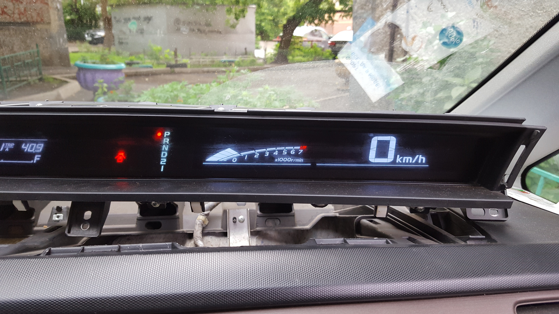Приборная панель хонда степвагон. Панель приборов Honda Stepwgn rg1. Приборная панель Honda Stepwgn 2005 rg2. Хонда рг1. Панель приборов Хонда Степвагон rg1.
