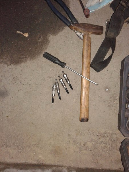 Не заводится утром, хоть убей. Подсос воздуха или свечи накала ...