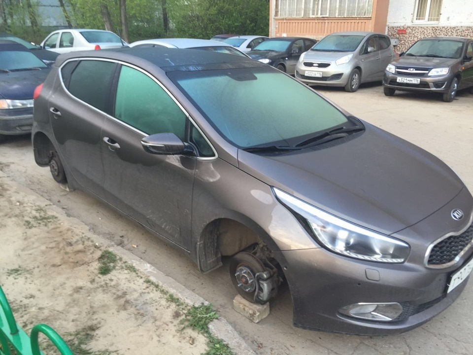 Куплю колеса! МОИ УКРАЛИ! — KIA Ceed (2G), 1,6 л, 2013 года | колёсные ...