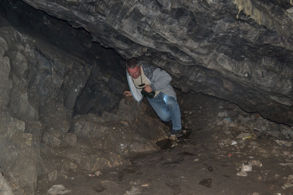 чтобы пройти из грота в грот приходится почти ползти — УАЗ Patriot