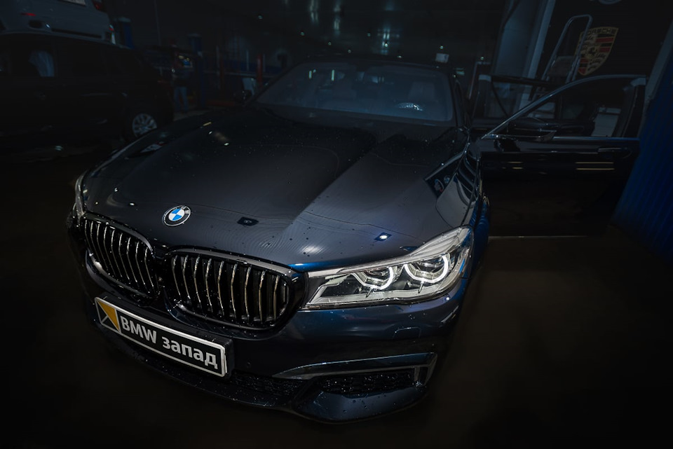 Антихром, тонировка и ставим TV-тюнер в BMW 7 серии G12 — BMW Запад на ...