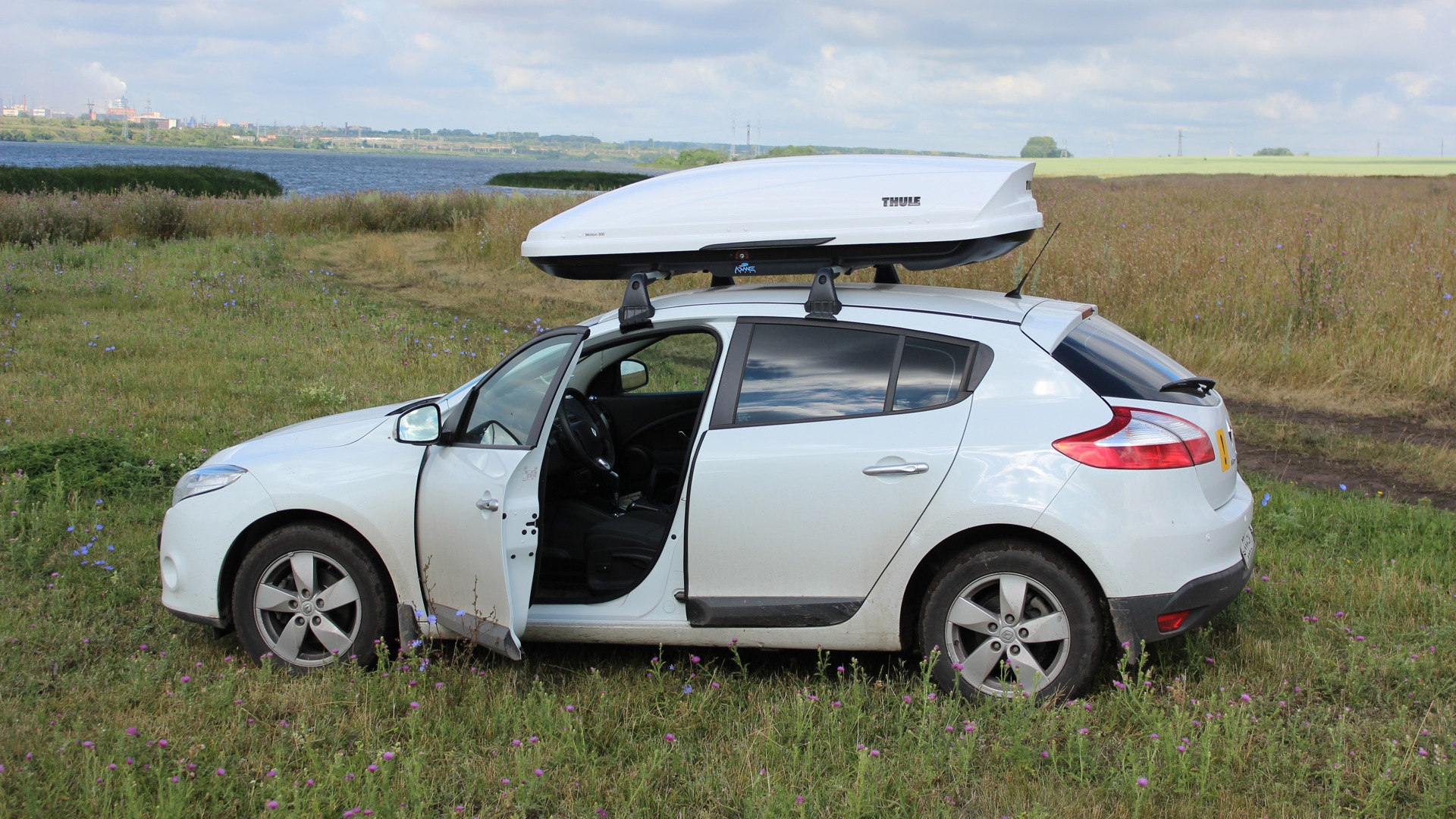 Крыша меган 3 хэтчбек. Автобокс на рено меган 3 универсал. Багажник на крышу рено меган 3 хэтчбек. Крыша меган 3 хэтчбек. Крыша меган 3 хэтчбек.