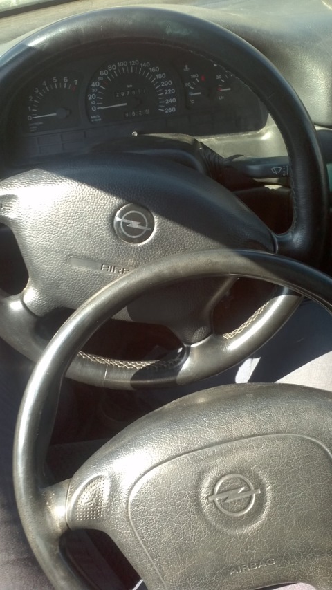 Steering wheel - removal and installation (Opel Vectra B 1995-2002: Chassis: Ste