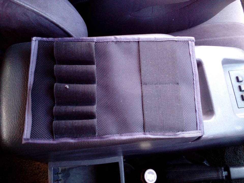 Органайзер в подлокотник. — Toyota Land Cruiser 80, 4,2 л, 1994 года ...