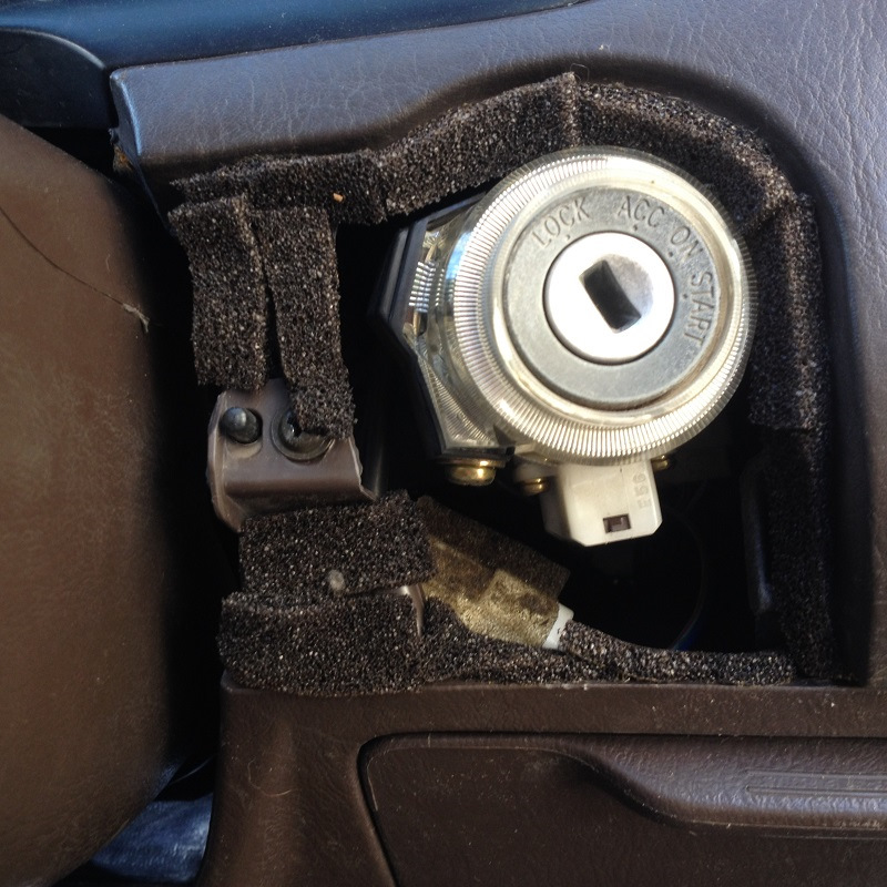 №15. Анти-скрип торпеды. — Toyota Mark II (90), 2,5 л, 1995 года ...