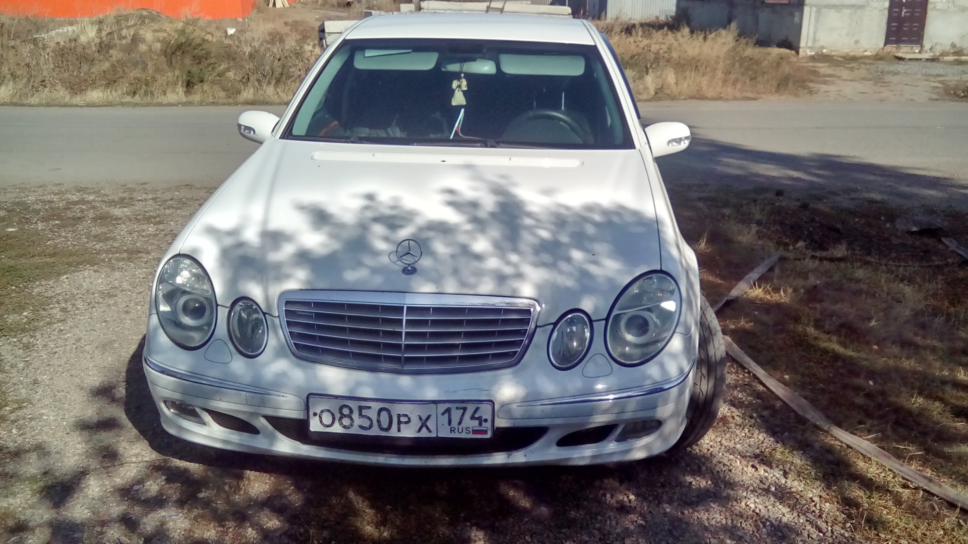 Mercedes-Benz E-class (W211) 2.6 бензиновый 2002 | Просто белый на DRIVE2