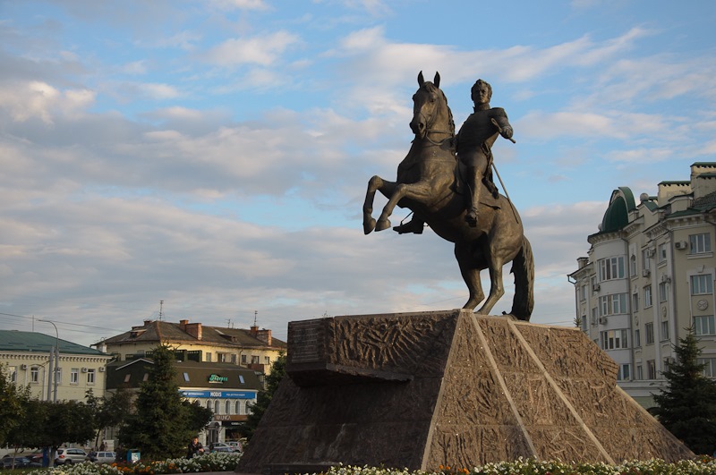 Памятник ермолову в орле фото