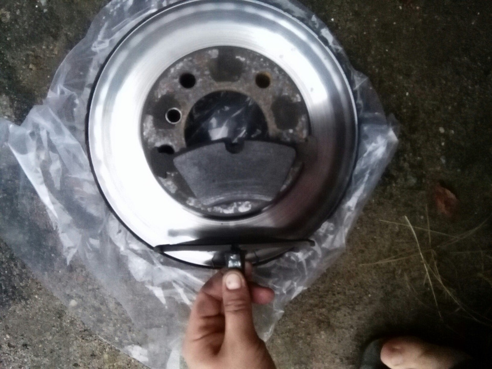 №33. Прикупил колодки и диски, пока норм — BMW 5 series (E39), 2 л ...