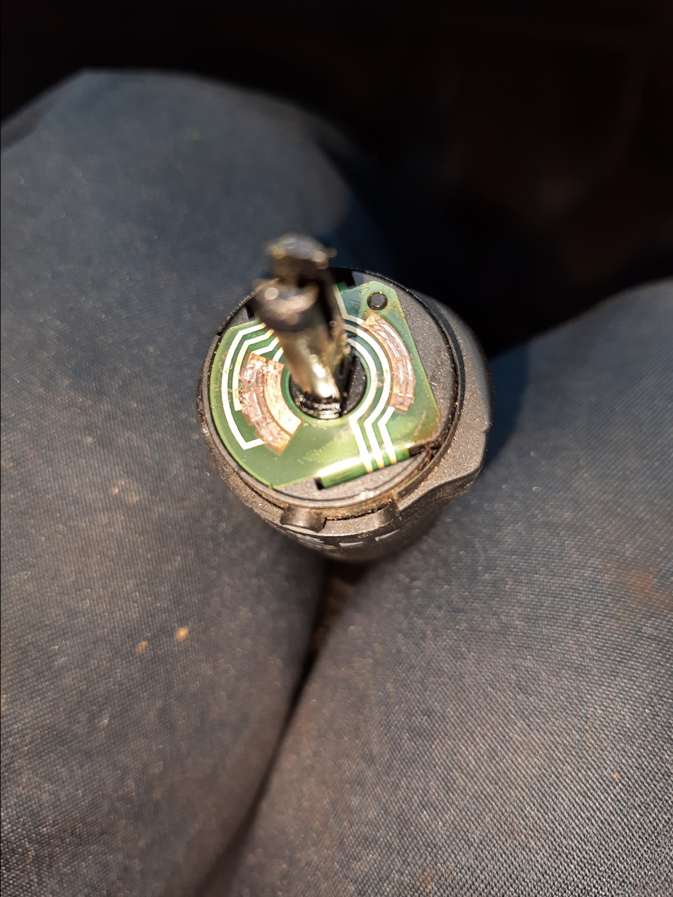 Причина — покоцанные дорожки. — Citroen C5 (1G)